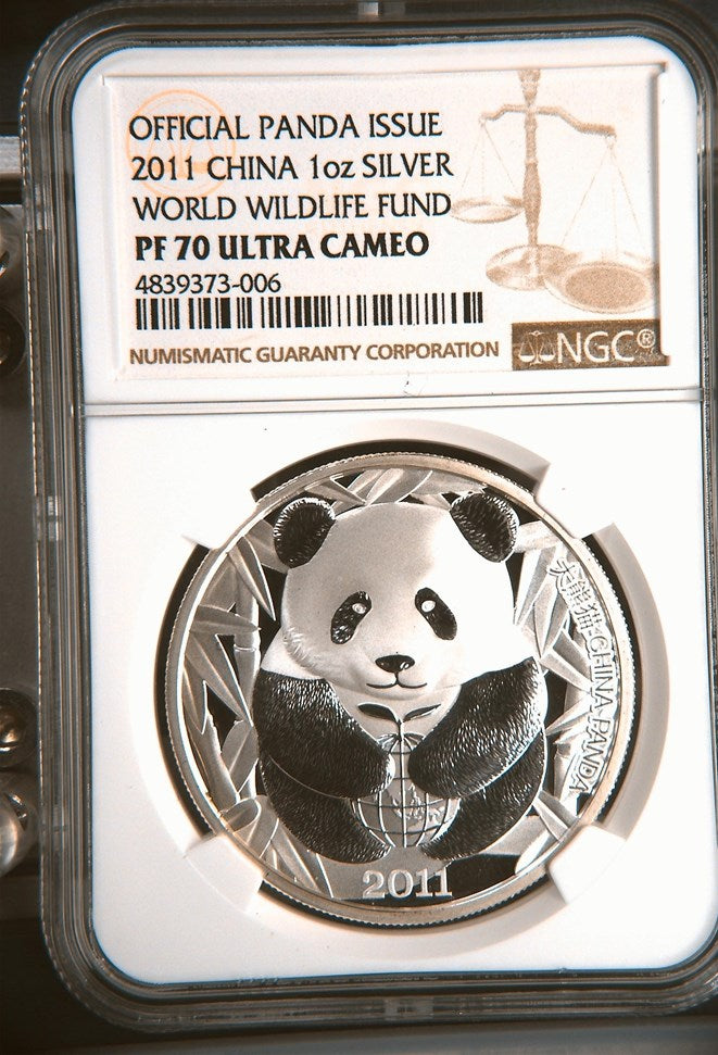 2011 1OZ CHINA SILVER WORLD WILDLIFE FUND OFFICIAL PANDA ISSUE